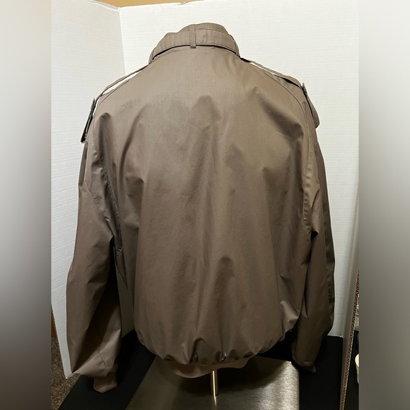 Members Only brand full zip jacket like new. Size 40. Men’s medium - Picture 2 of 5